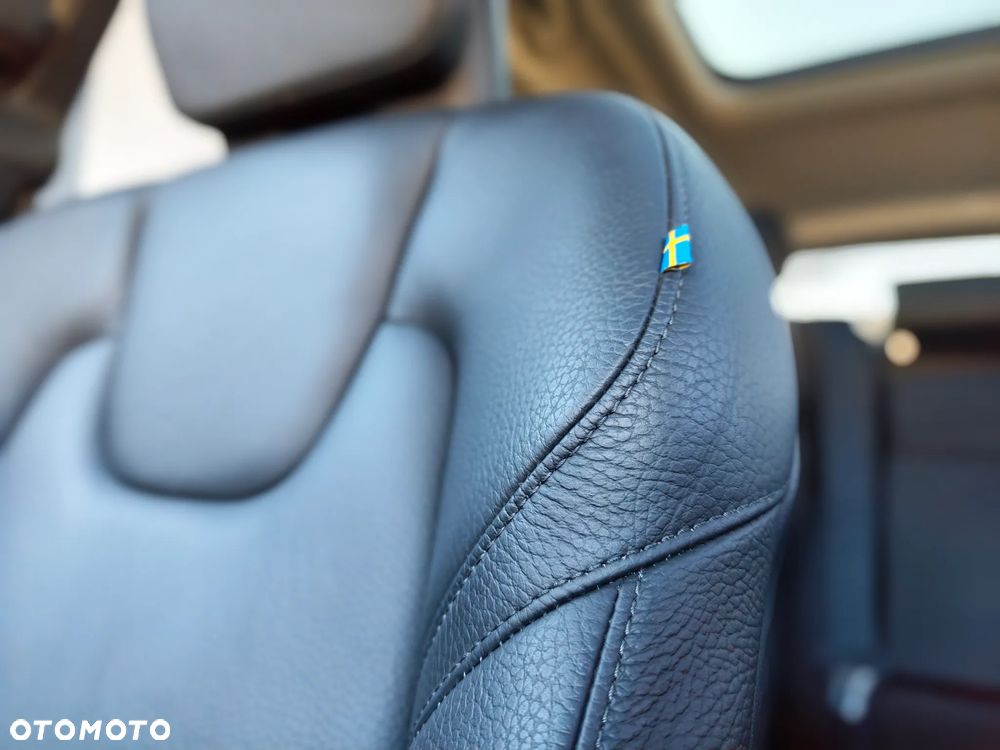 Volvo XC 60 T8 AWD Recharge Geartronic RDesign Expression - 19