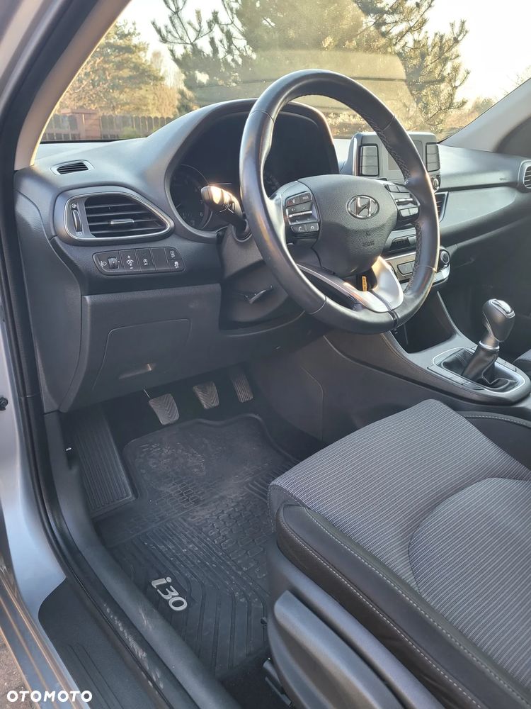 Hyundai i30 1.5 DPI Modern - 23