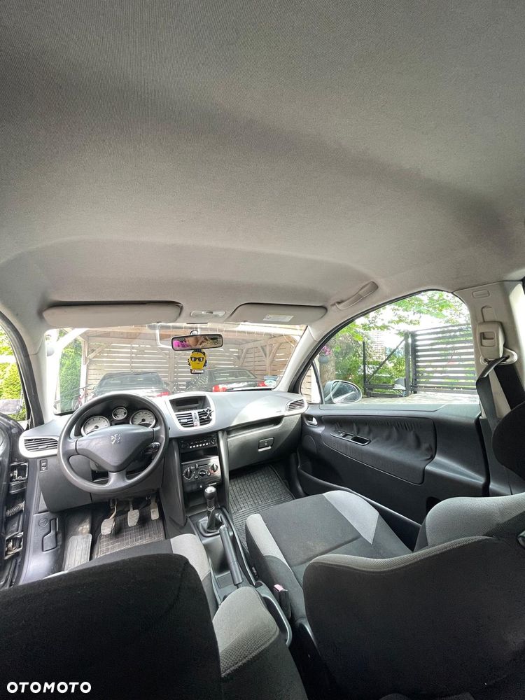 Peugeot 207 1.4 16V Trendy - 6