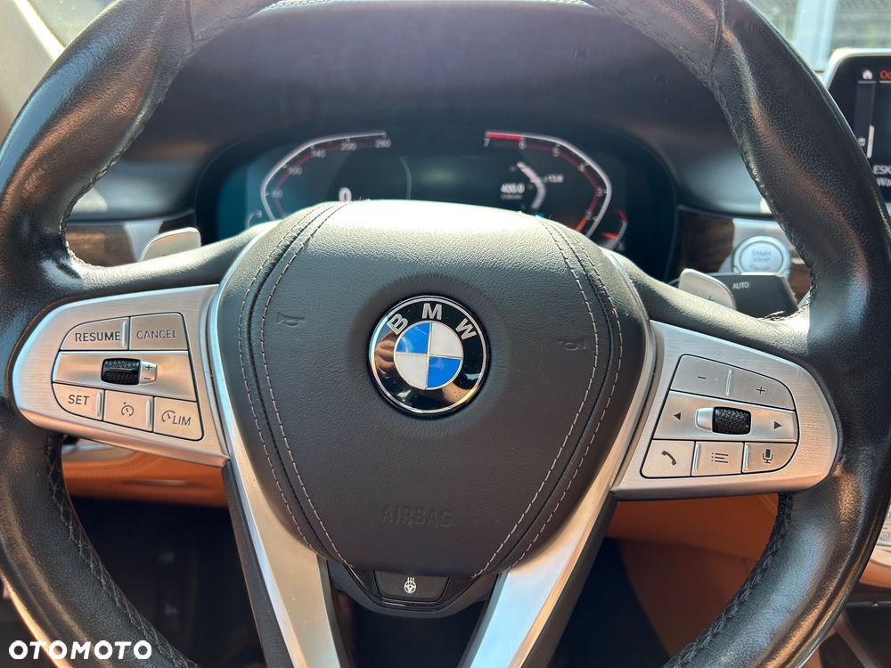 BMW Seria 7 750Li xDrive - 10