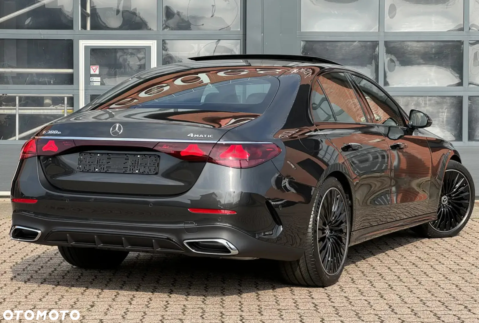 Mercedes-Benz Klasa E 200 mHEV 4-Matic AMG 9G-Tronic - 4