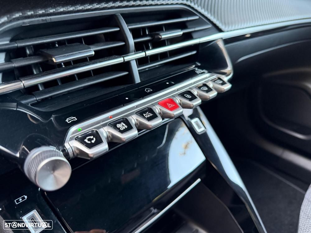 Peugeot 2008 1.2 PureTech Allure Pack - 19
