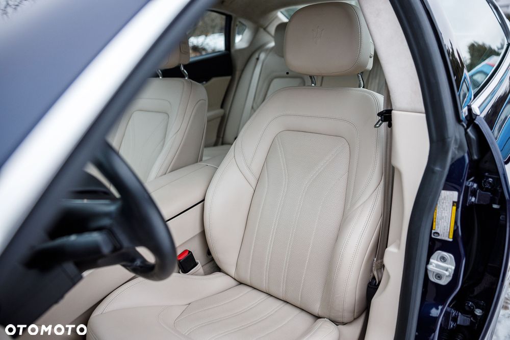 Maserati Quattroporte GranLusso S - 36