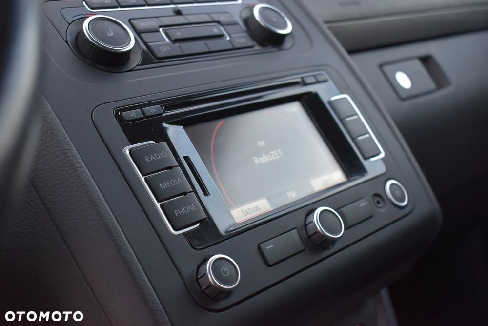 Volkswagen Touran - 12