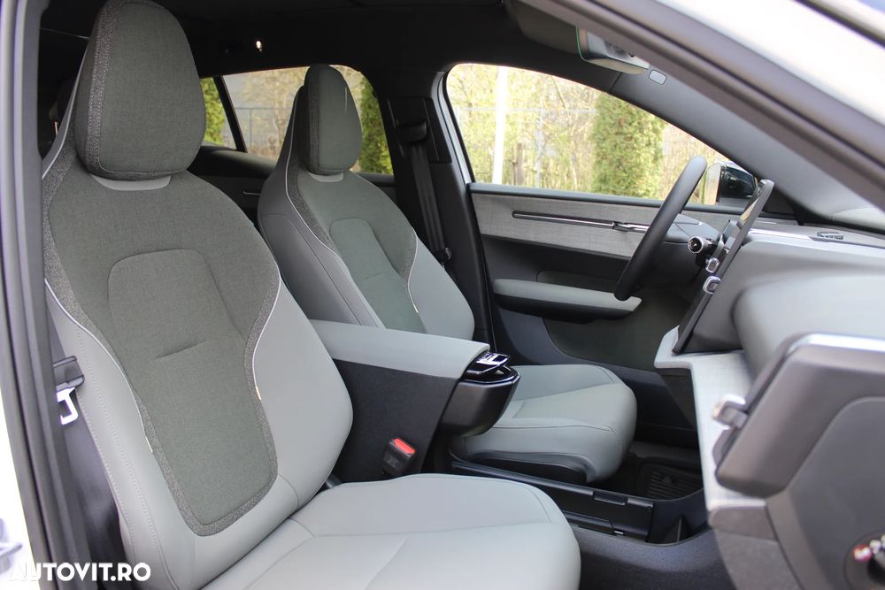Volvo EX30 Twin Motor Performance AWD Ultra - 7