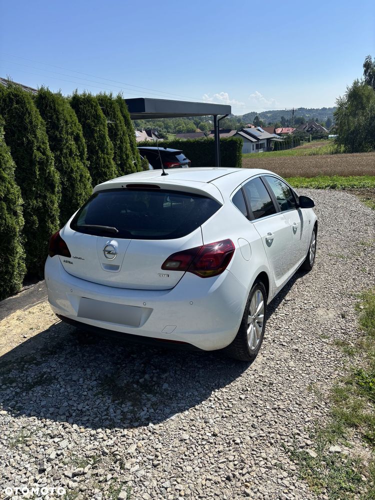 Opel Astra 1.7 CDTI DPF Cosmo - 4