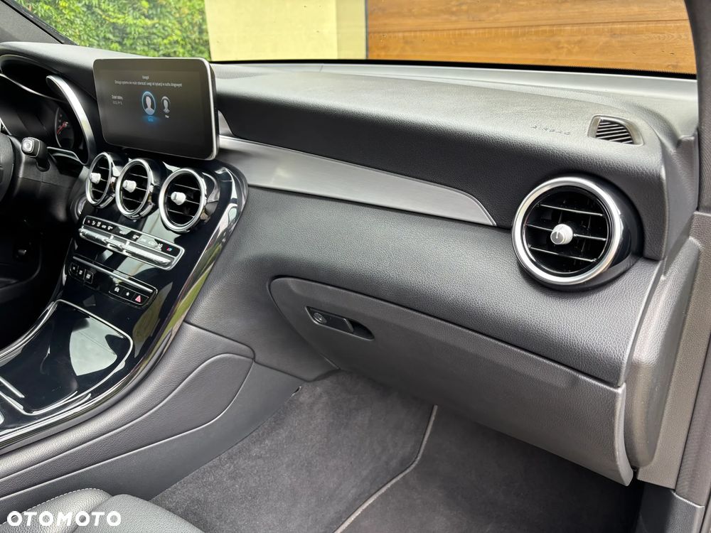 Mercedes-Benz GLC - 16
