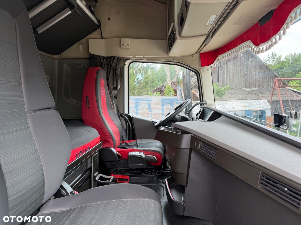 Volvo FH4 / AUTOMAT / POLSKI SALON !! / STANDARD / EURO 6 / 2015 ROK - 37
