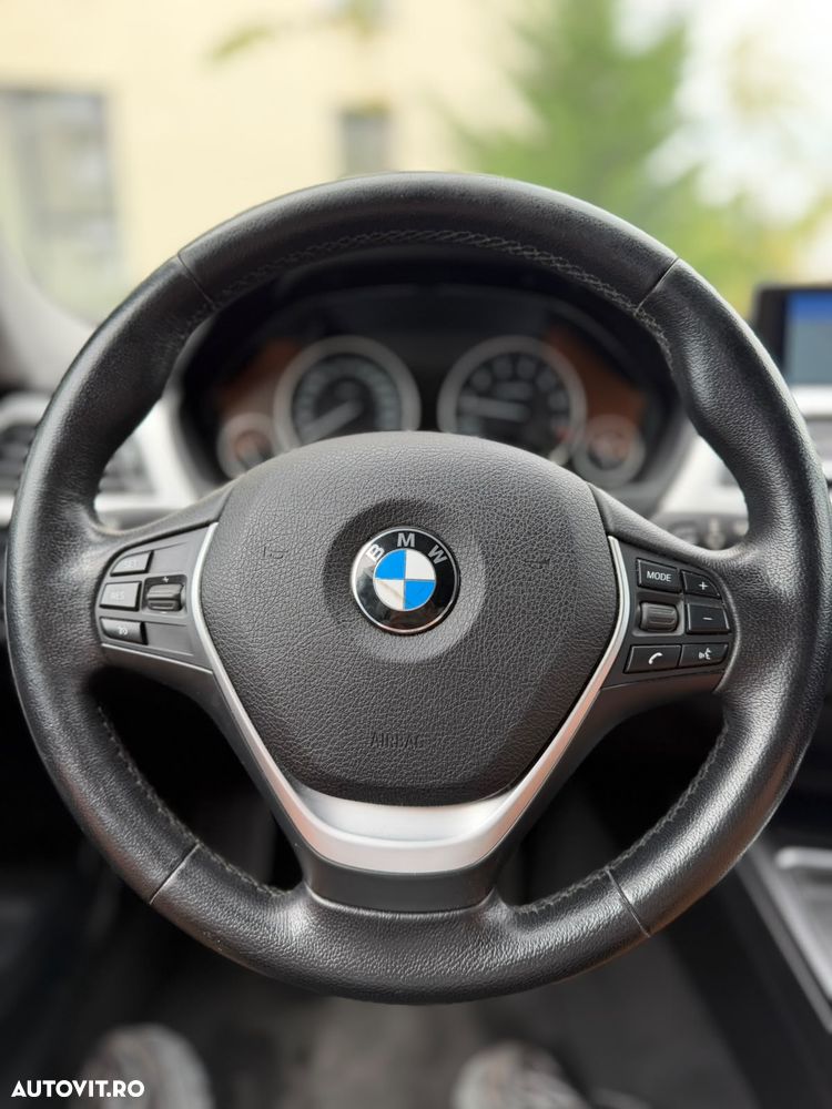 BMW Seria 3 320i Aut. Sport Line - 12