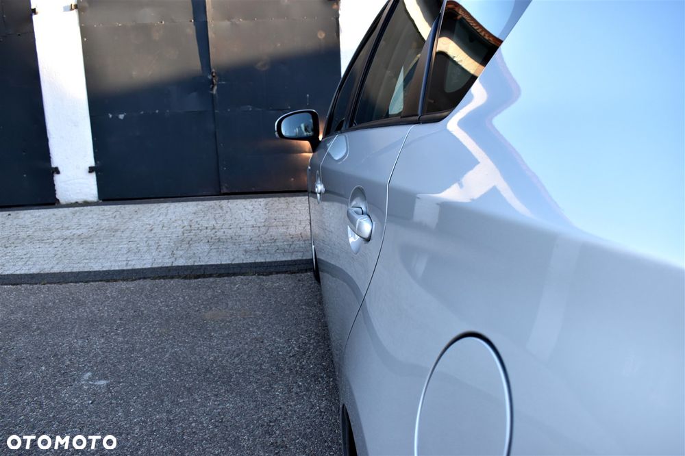 Toyota Prius (Hybrid) Executive - 8