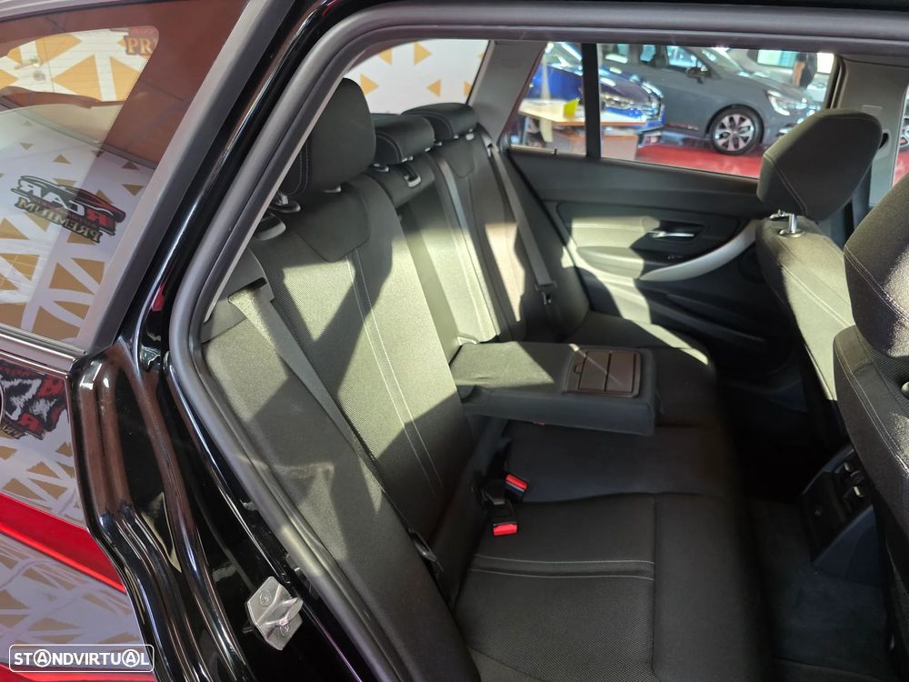 BMW 320 d Touring Aut. Sport Line - 36