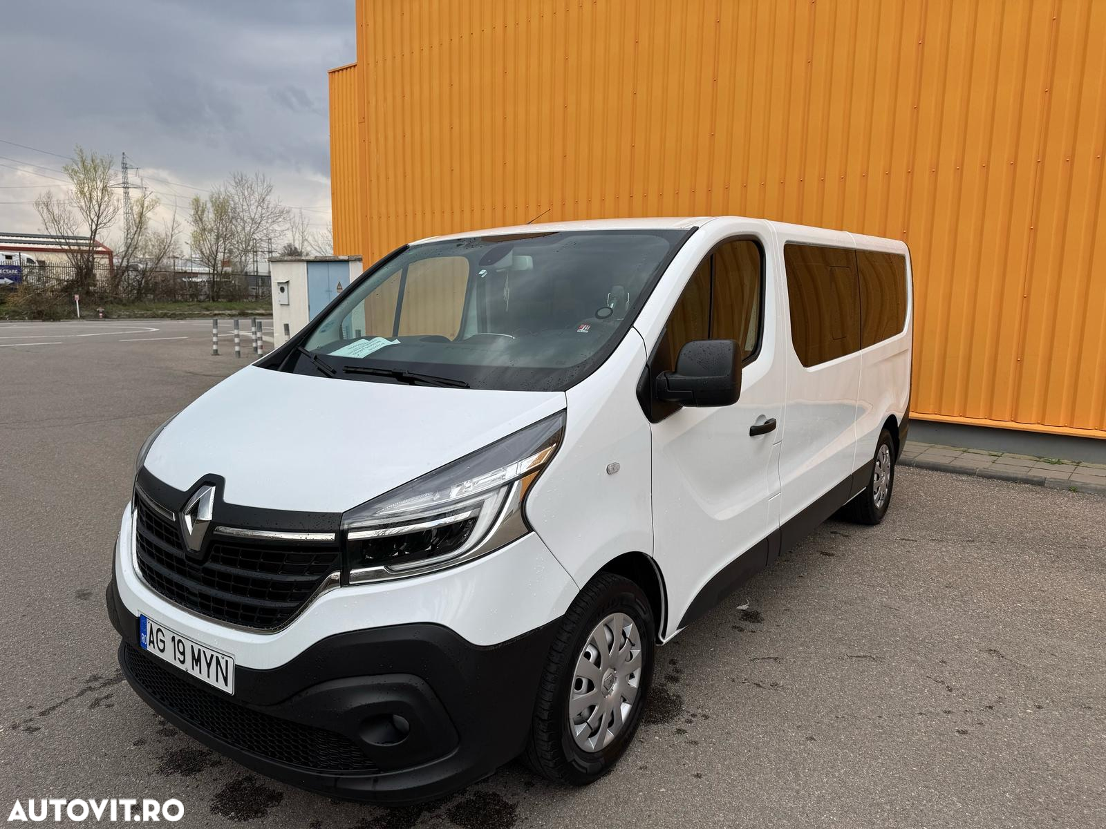 Renault Trafic Combi 2.0 Blue dCi 150 S&S L2 8+1 Zen - 2