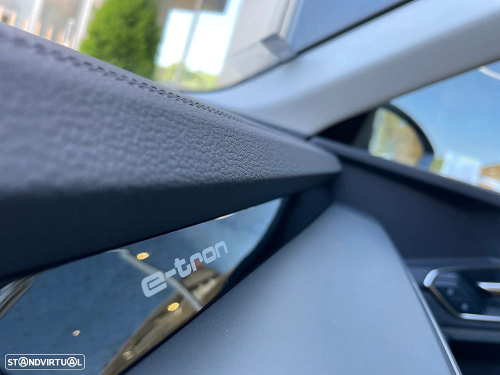 Audi Q8 e-Tron 55 quattro Advanced - 27