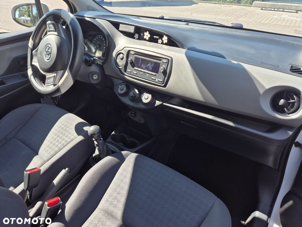 Toyota Yaris 1.5 Premium - 13