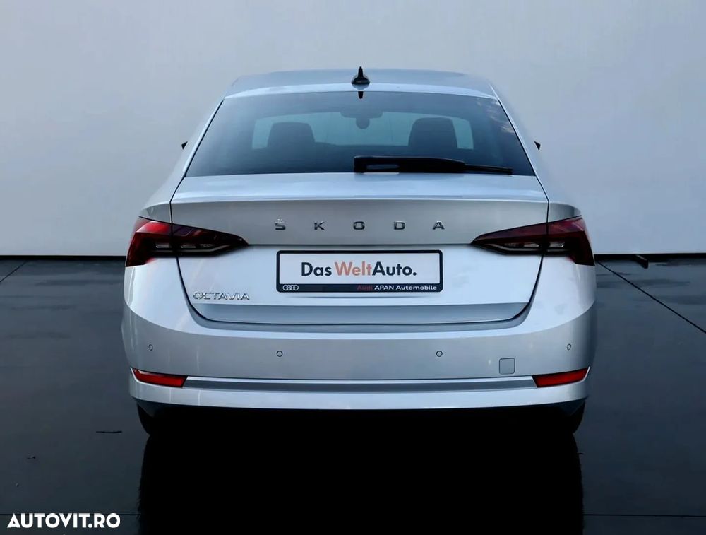 Skoda Octavia 2.0 TDI DSG Style - 4
