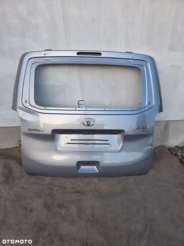 TYLNA KLAPA TOYOTA PROACE VERSO II ROK 16+ - 1