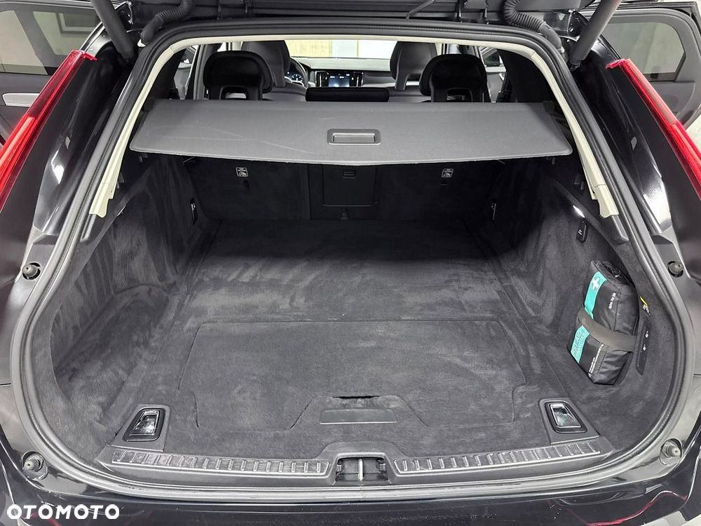 Volvo V90 D4 Geartronic Momentum Pro - 28
