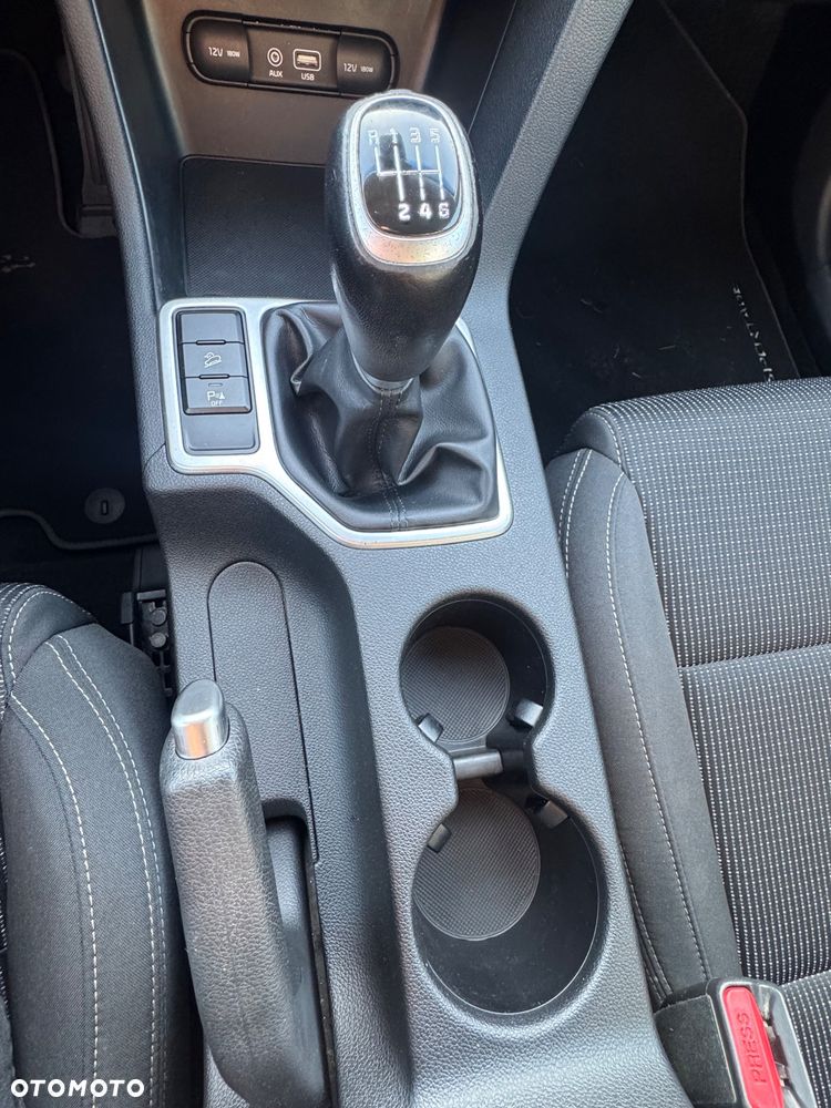 Kia Sportage 1.6 GDI 2WD Dream-Team Edition - 12