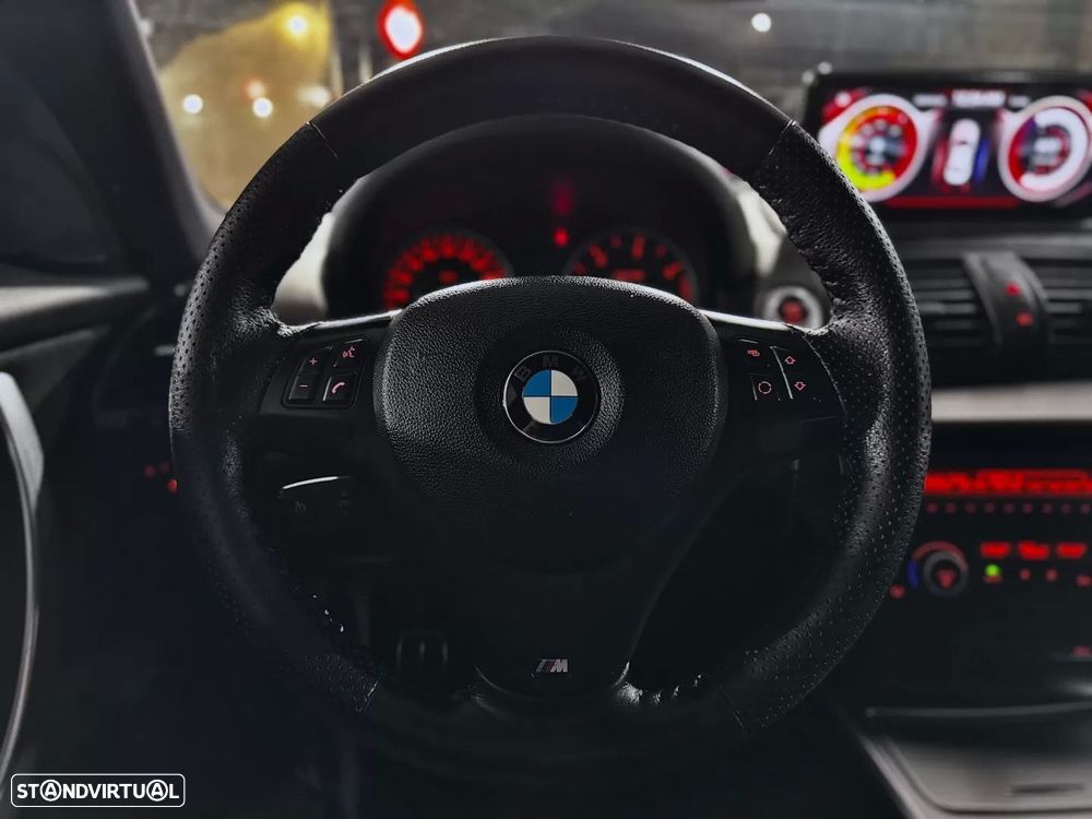 BMW 118 d Pack M - 25