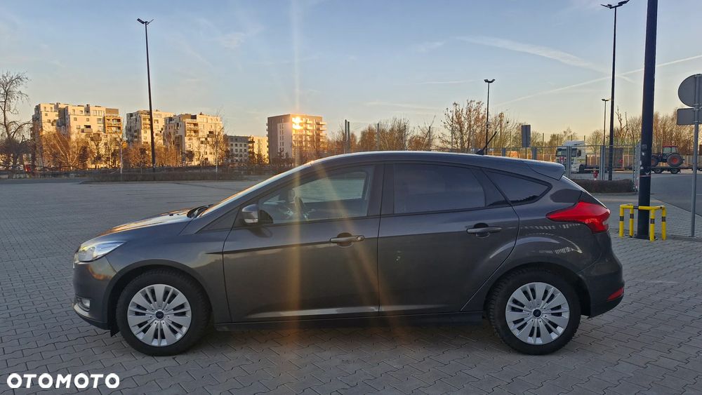 Ford Focus 1.6 Trend - 10