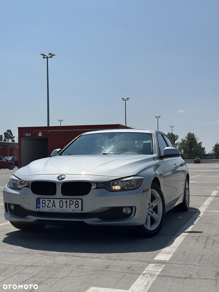 BMW Seria 3 320i - 3