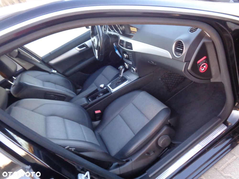 Mercedes-Benz Klasa C 200 (BlueEFFICIENCY) 7G-TRONIC Avantgarde - 5