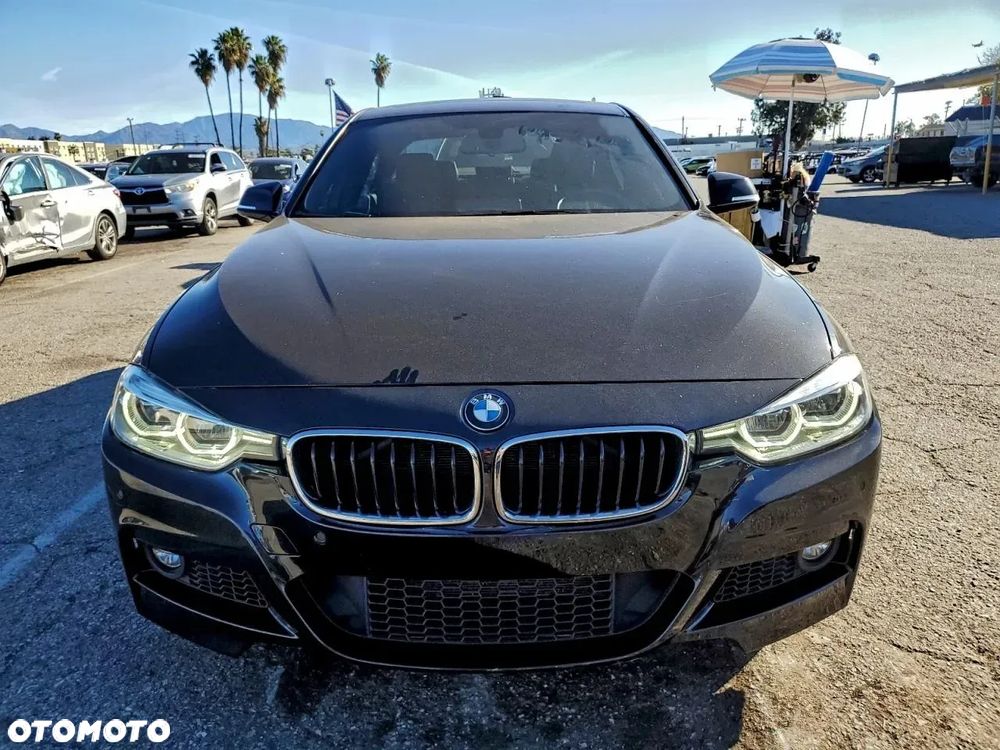 BMW Seria 3 330i Edition M Sport Shadow - 4