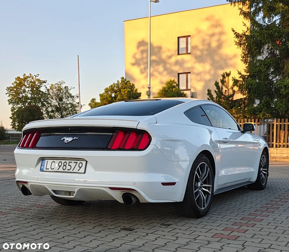 Ford Mustang 2.3 EcoBoost - 4