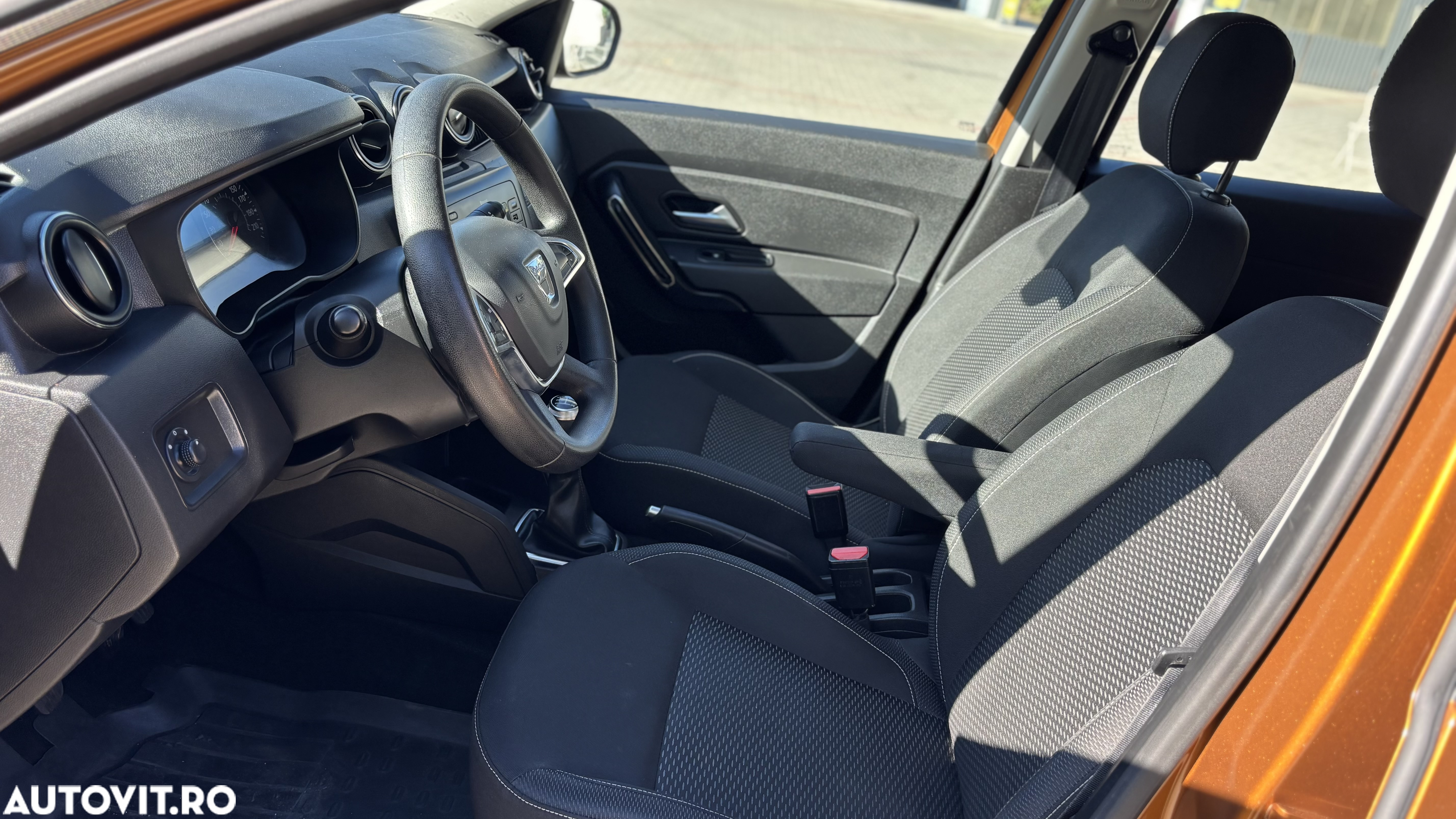 Dacia Duster 1.6 4x2 Laureate - 10