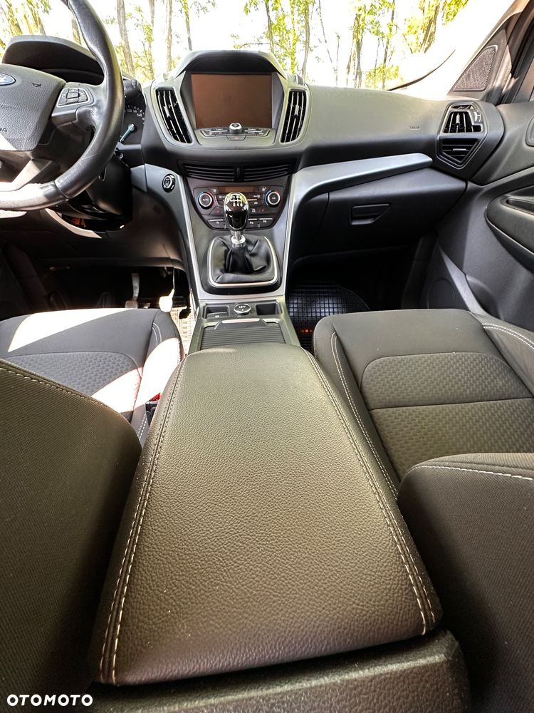 Ford Kuga 1.5 EcoBoost 2x4 Titanium - 15