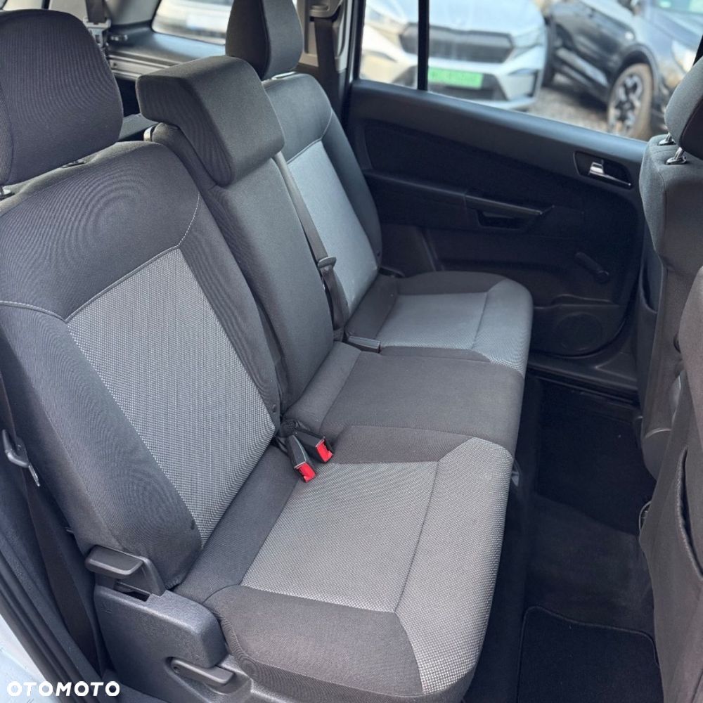Opel Zafira - 27