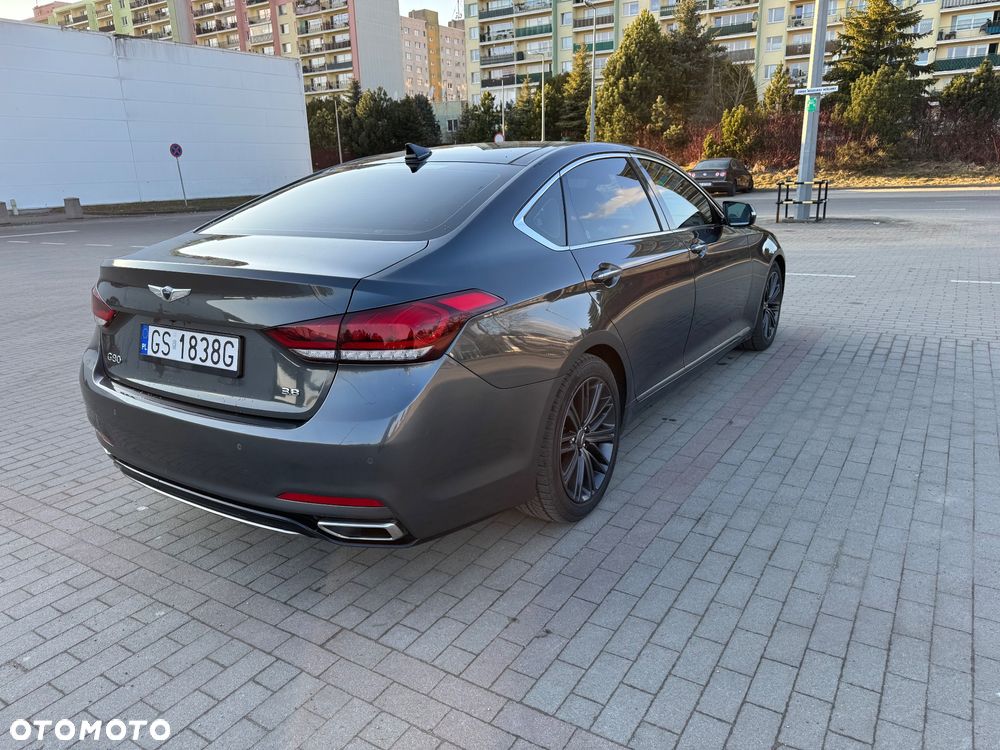 Hyundai Genesis - 7