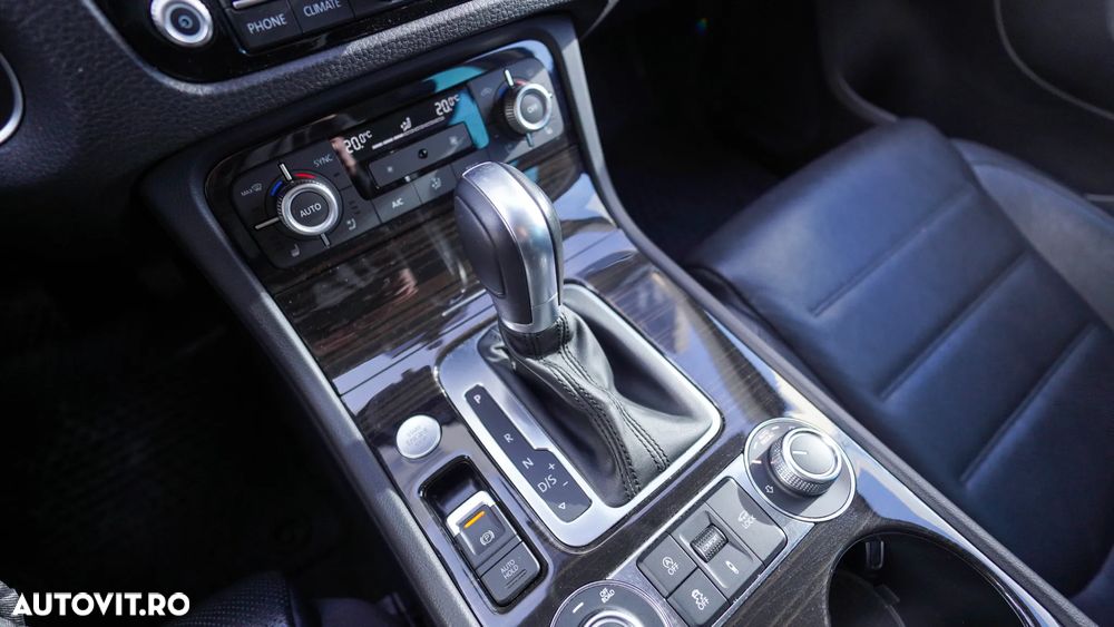 Volkswagen Touareg 3.0 V6 TDI BMT Terrain Tech - 28