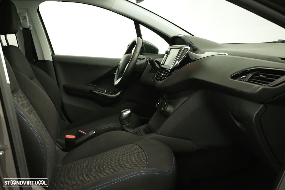 Peugeot 208 1.2 PureTech Active - 21