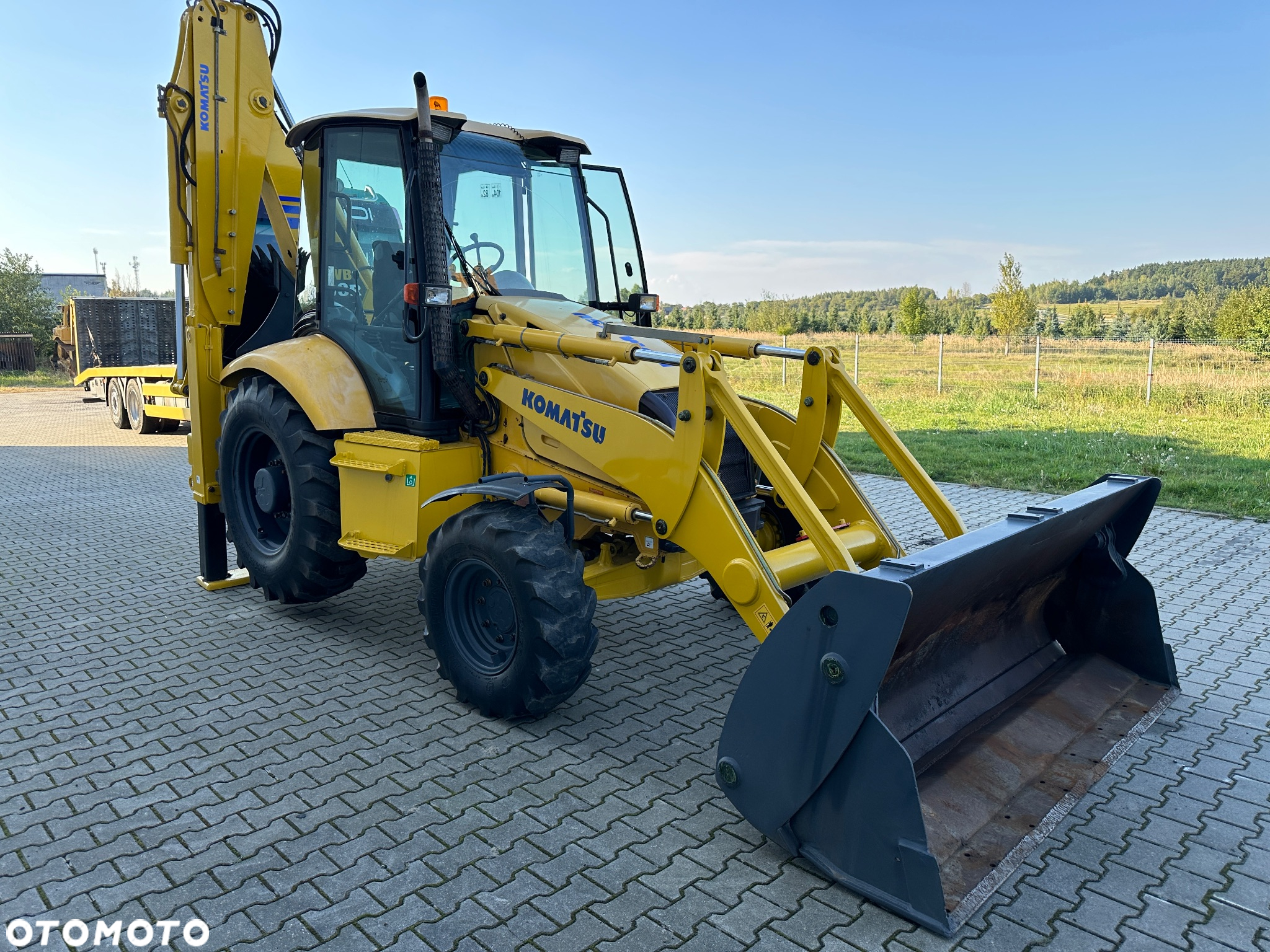 Komatsu WB93R - 4