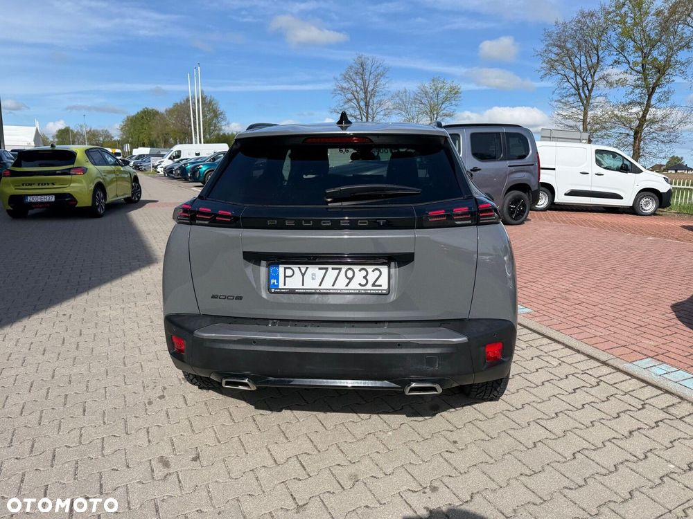 Peugeot 2008 1.2 PureTech Allure S&S EAT8 - 4
