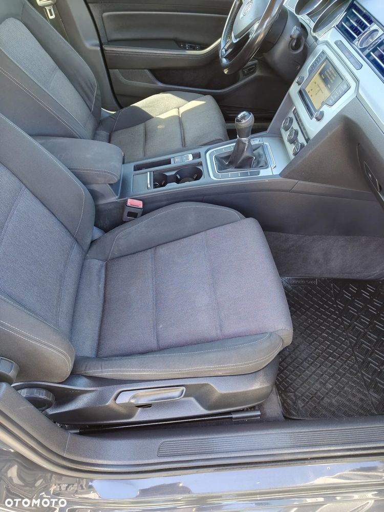 Volkswagen Passat - 14