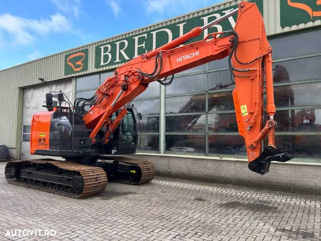 Hitachi ZX 225USLC-5B - 5