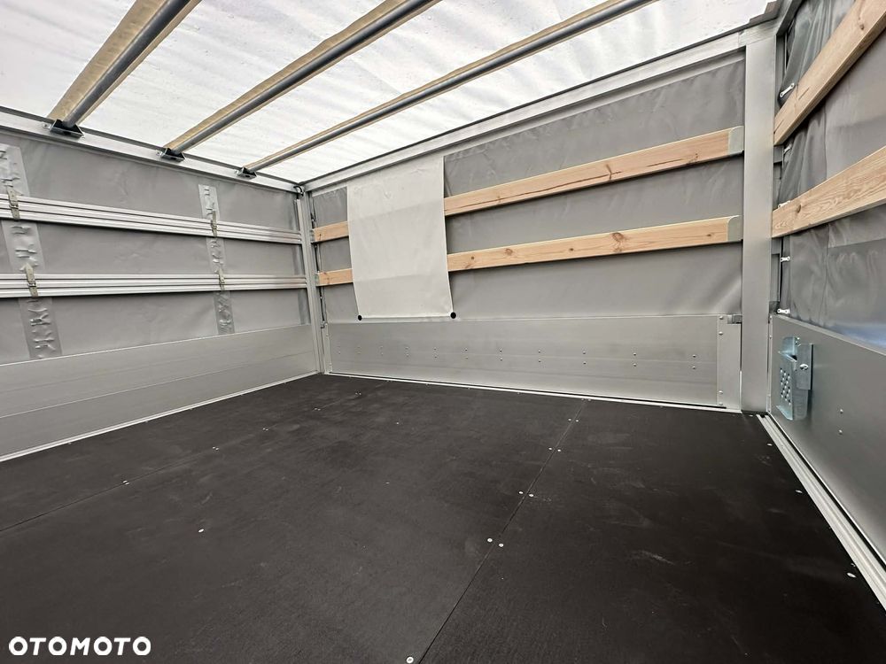 Volkswagen Crafter - 17