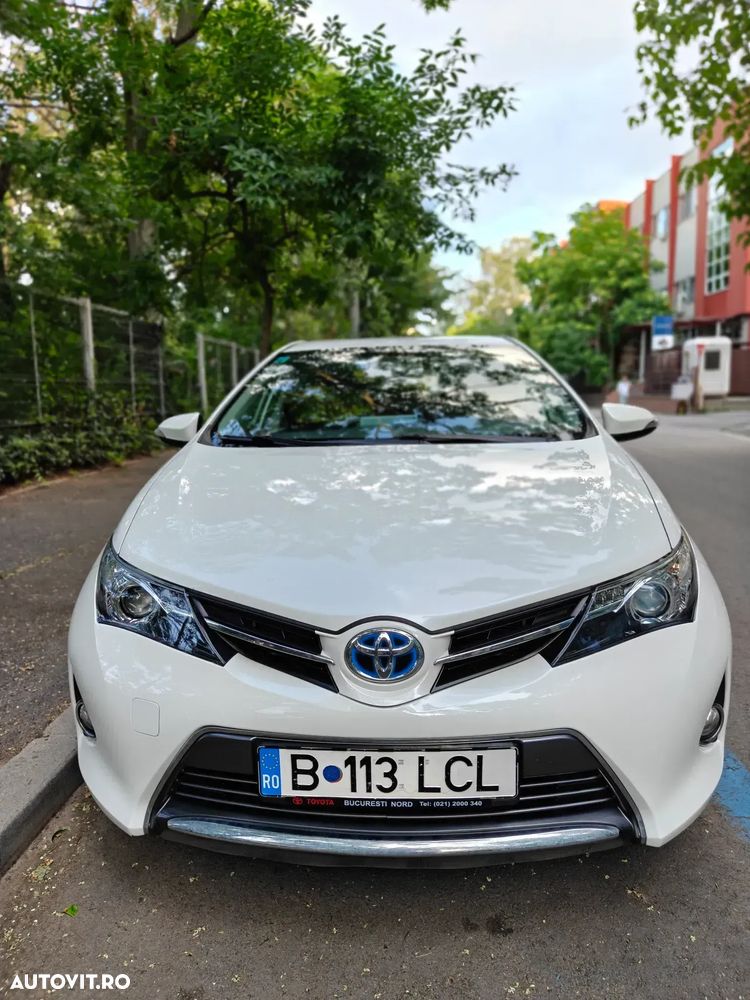 Toyota Auris 1.8 L VVT-i Luna - 1