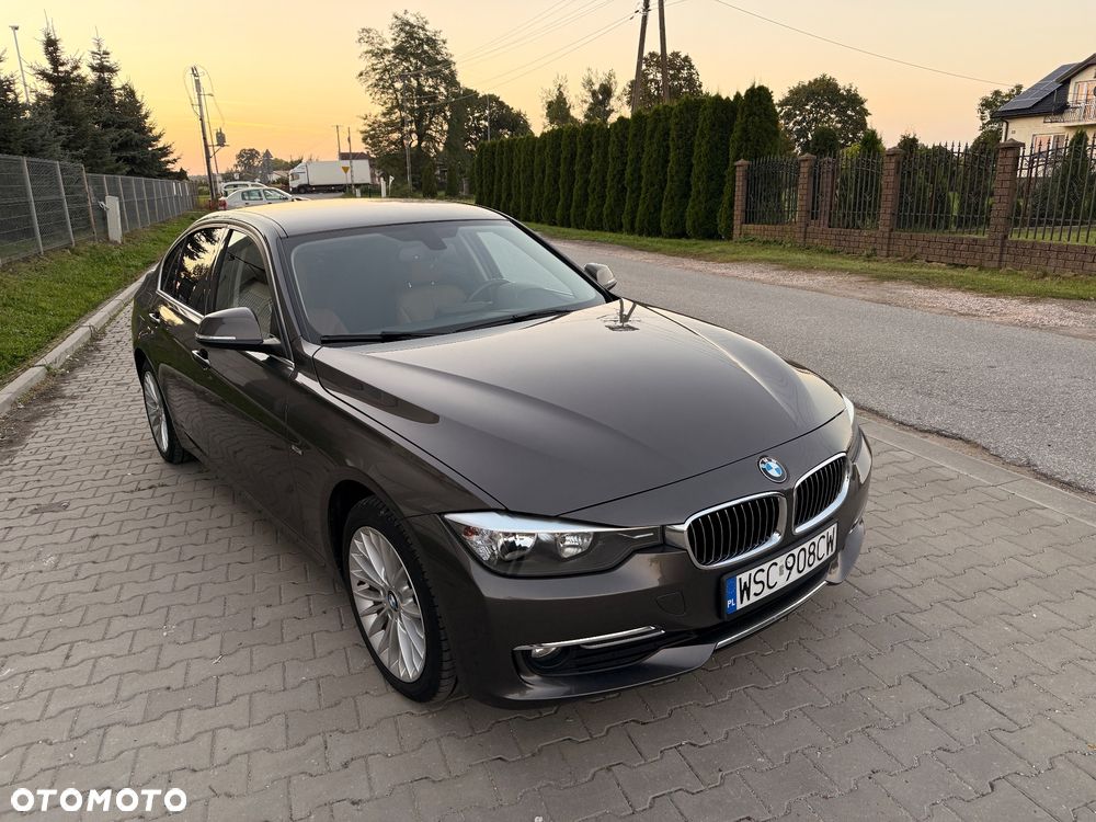 BMW Seria 3 2012 photo 2
