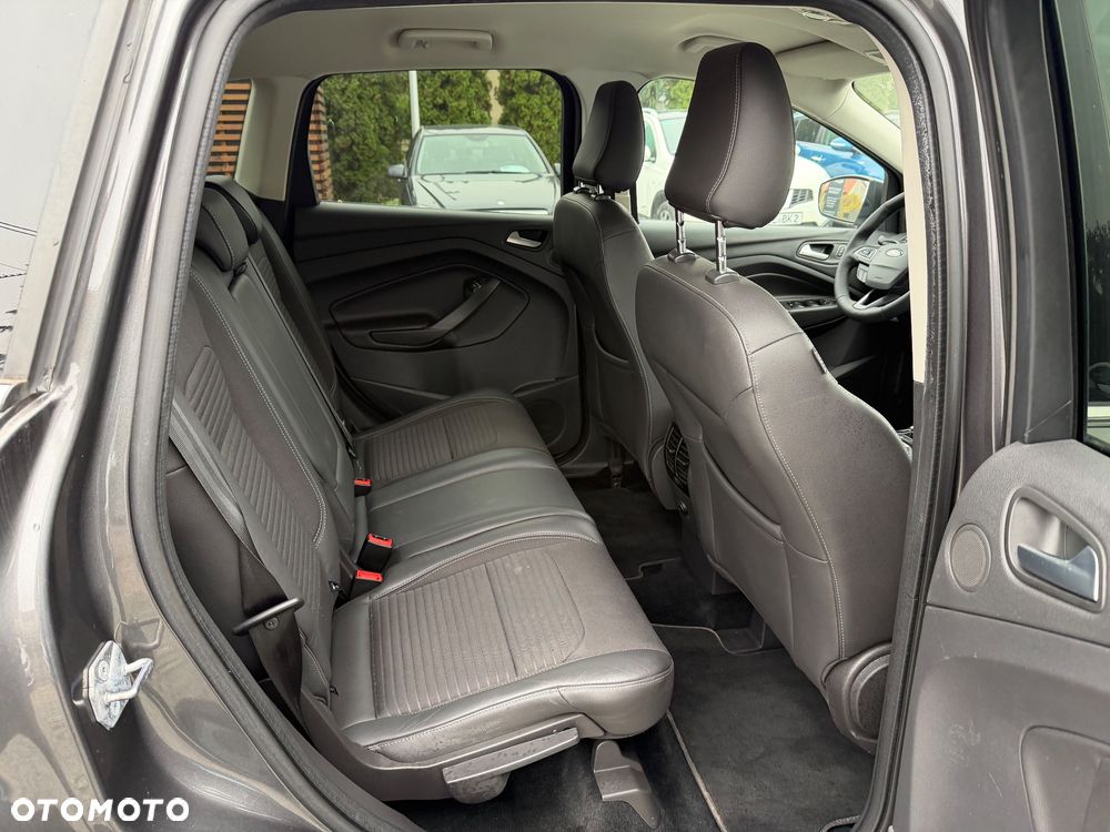 Ford Kuga 1.5 EcoBoost 2x4 Titanium - 31