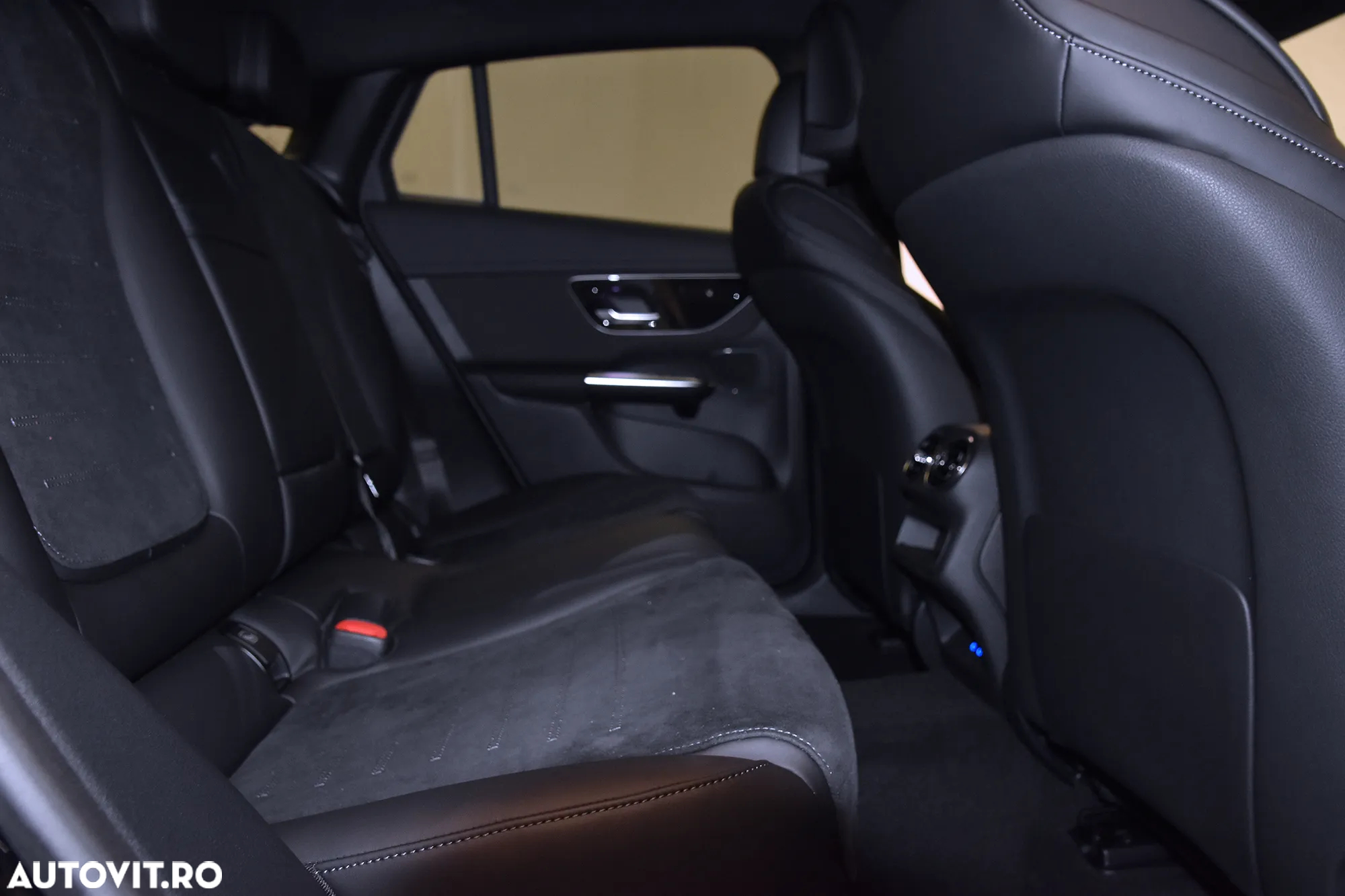 Mercedes-Benz GLC 300 4MATIC MHEV - 12