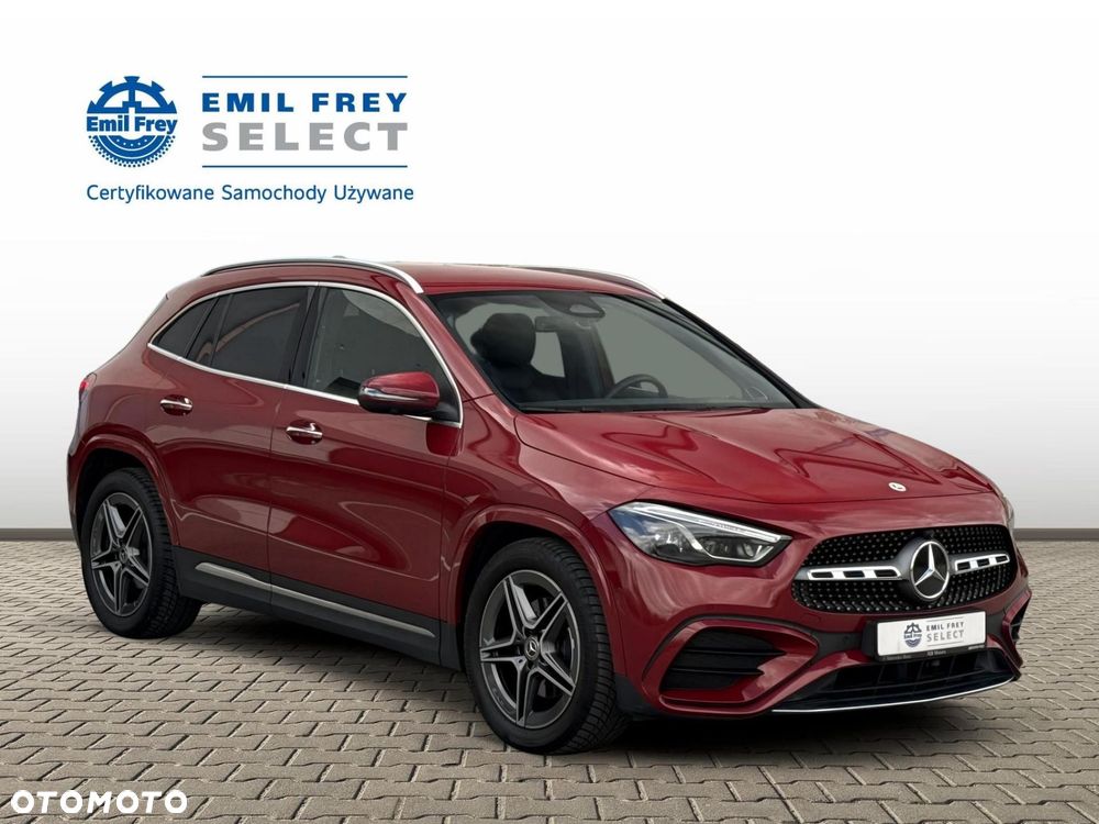 Mercedes-Benz GLA - 9