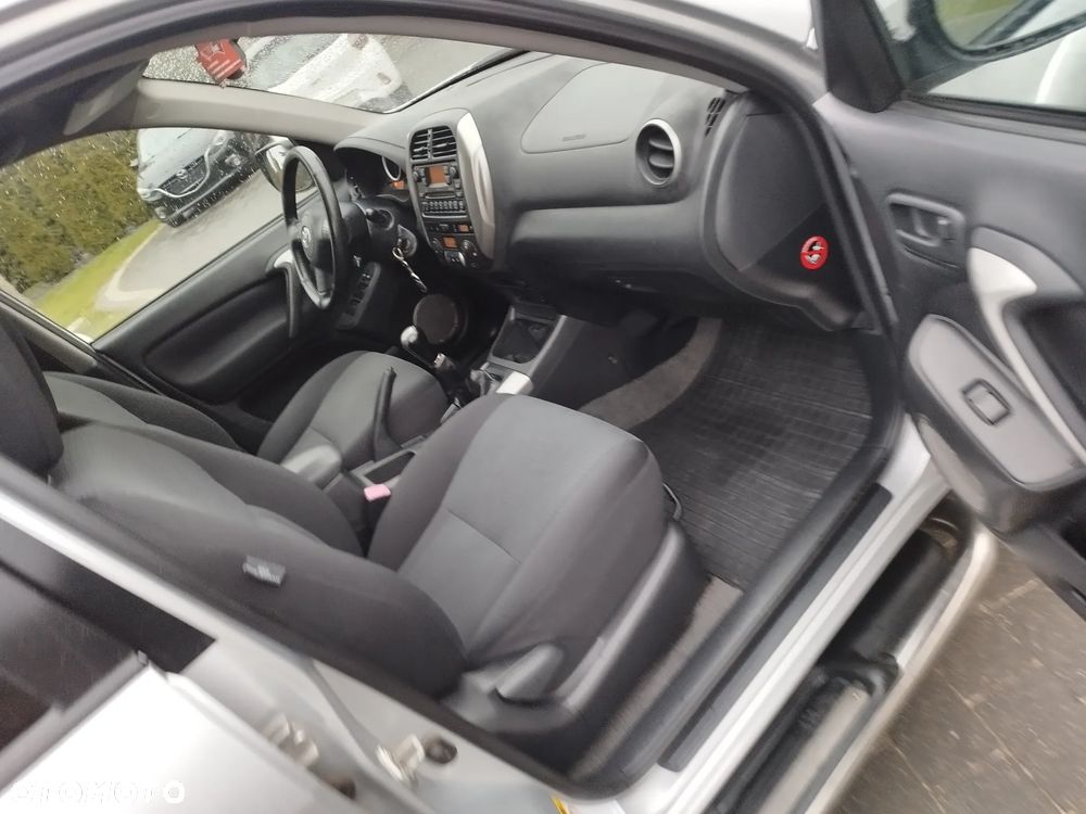 Toyota RAV4 2.0 VVT-i Sol - 31