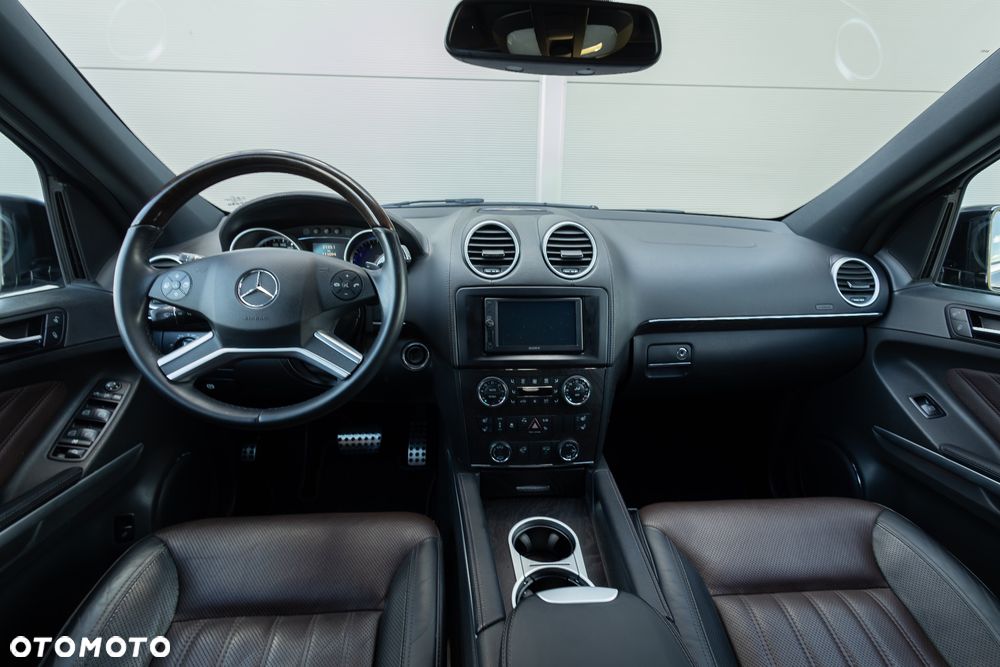 Mercedes-Benz GL 500 4Matic 7G-TRONIC Grand Edition - 25
