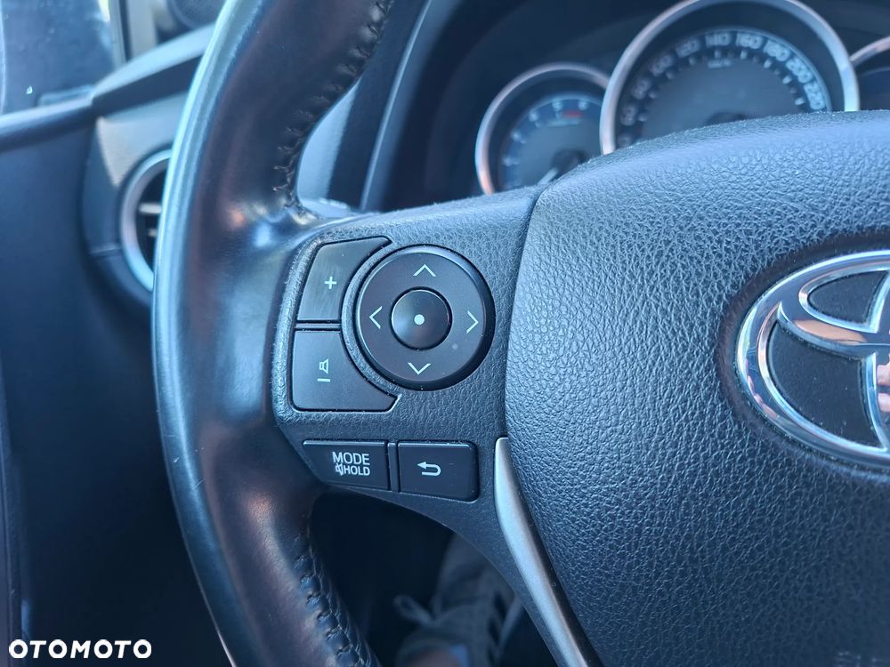 Toyota Auris - 14