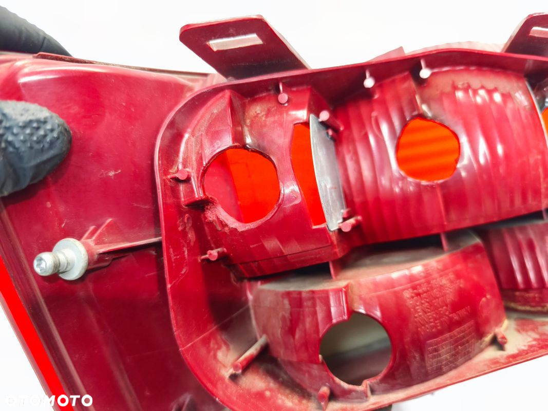 LAMPA PRAWY TYŁ W BŁOTNIK AUDI A6 C6 SEDAN DEPO - 14