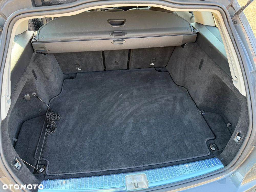 Mercedes-Benz Klasa C 180 - 33