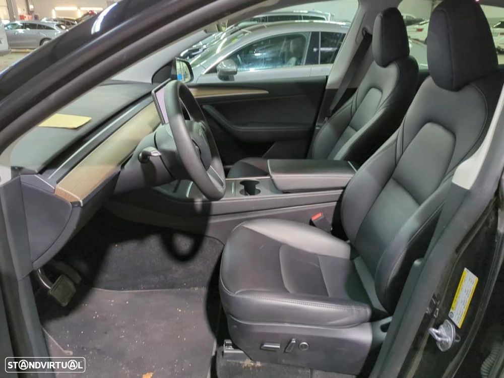 Tesla Model Y RWD - 5